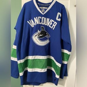 Vancouver Canucks Reebok Hockey Jersey - H. Sedin